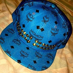 MCM HAT BLUE GOLD SPIKES